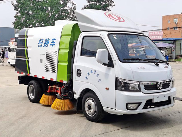 東風(fēng)途逸小型國(guó)六掃路車