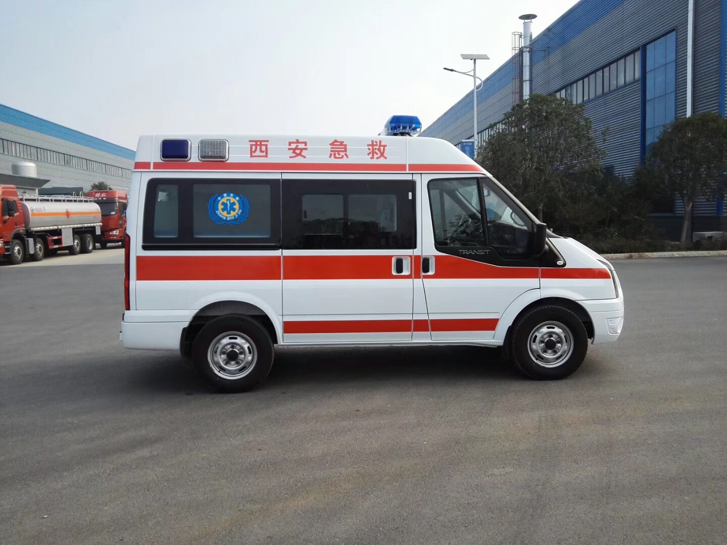 福特新世代V348救護車(短軸中頂)