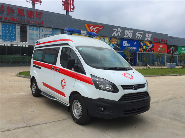 福特新全順V362救護(hù)車(短軸中頂)圖片3